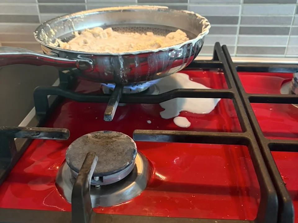 Red Gummio during real everyday cooking